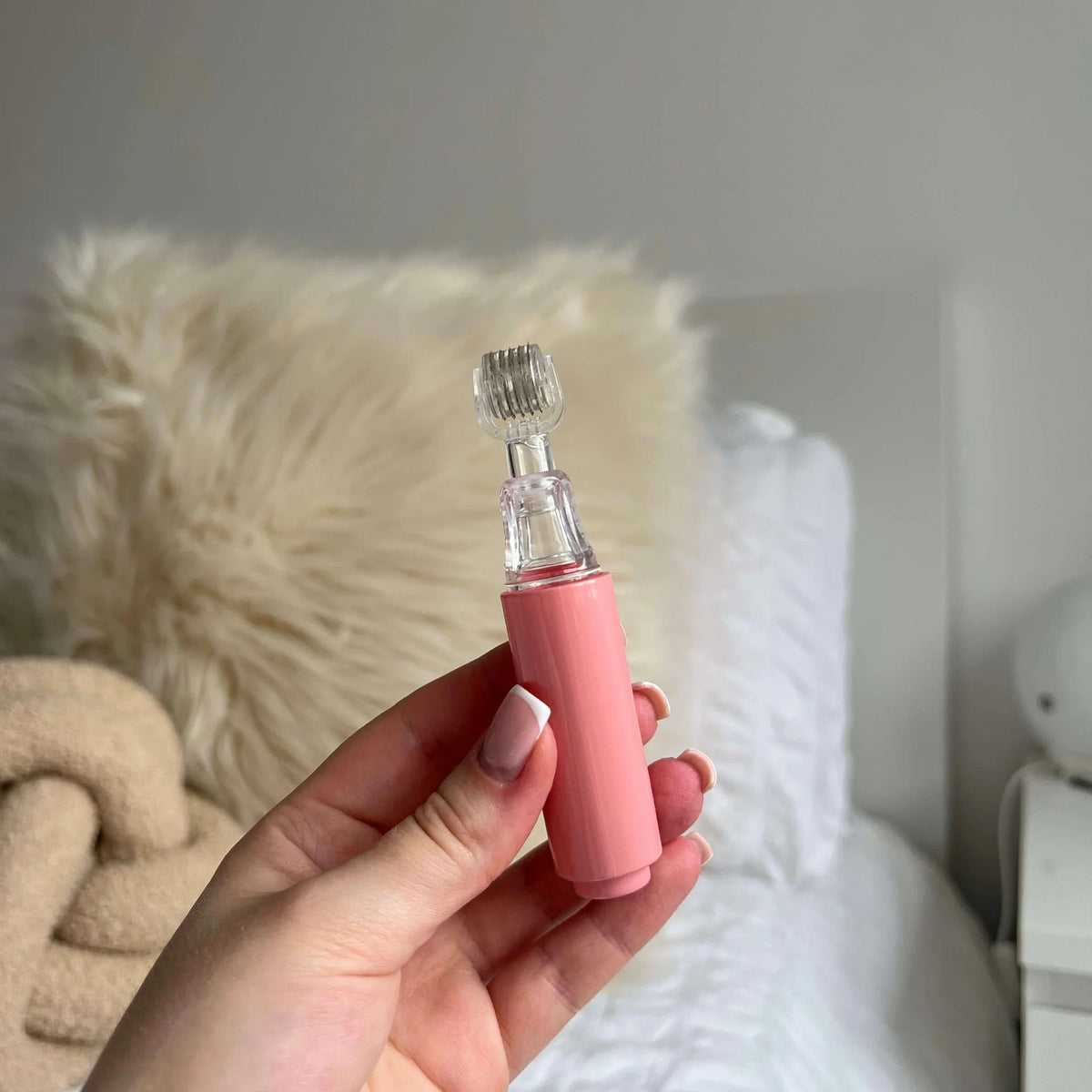 VOLURA™ LIP PLUMPING SYSTEM - Volura